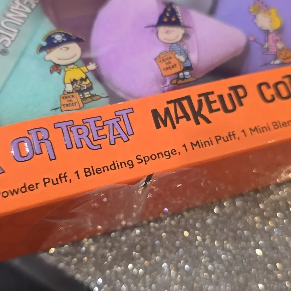 CélaVi X Peanuts Trick or Treat Makeup Combo Tool‎ Set